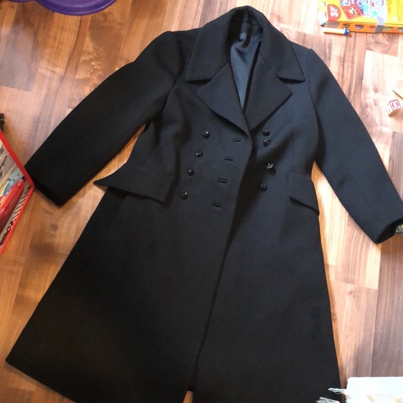 *Vintage* heavy duty, black trench coat BEAUTIFUL - Picture 6 of 8